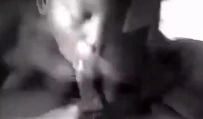 Жопастая чернокожая домохозяйка кричит, когда ее трахают раком 