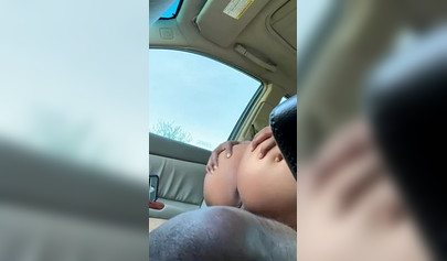 Banging a hot ebony with a nice booty in the car
