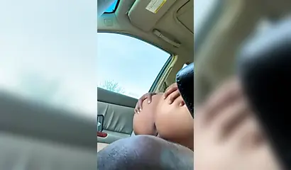 Banging a hot ebony with a nice booty in the car