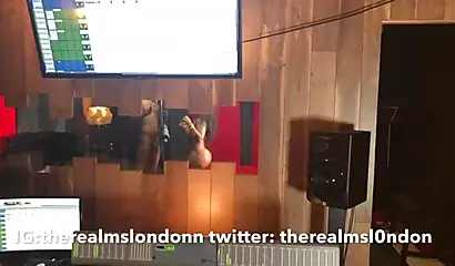 Ebony prostitute blows off and fucks a rapper