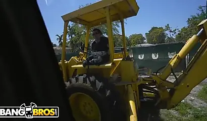 Ebony vixen Maya Bijou screws a random van driver