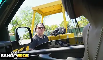 Ebony vixen Maya Bijou screws a random van driver