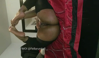 Ebony slut shakes her amazing ass cheeks while fucking a BBC