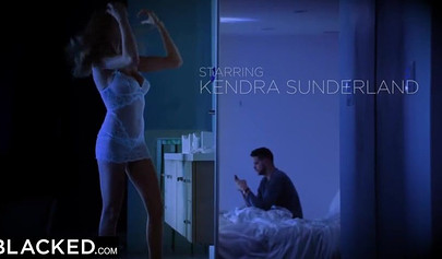 Ebony Ana Foxxx & busty Kendra Sunderland eat each other's asses