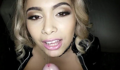 Ebony kitty Aaliyah Hadid takes it in her bum hole