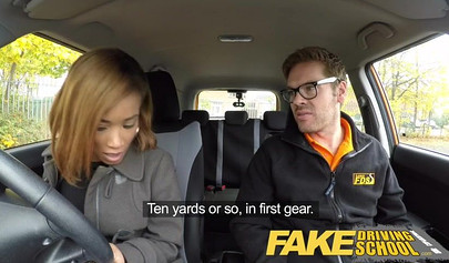 Ebony Kiki Minaj takes a free driving and sex lesson