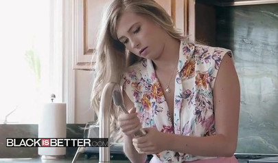 Babe Carolina Sweets gets her pussy penetrated by a BBC