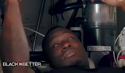 Babe Carolina Sweets gets her pussy penetrated by a BBC