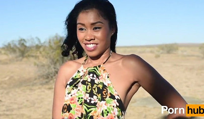 Sexy ebony fashion models fuck in an outdoor lesbian threesome