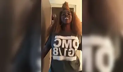 Playful ebony lifts her shirt up and shows her tits on IG