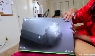 Black MILF with a huge booty Jade Jordan humps her nephew's BBC in POV