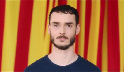 Un mec noir baise un couple caucasien dans un trio IR 