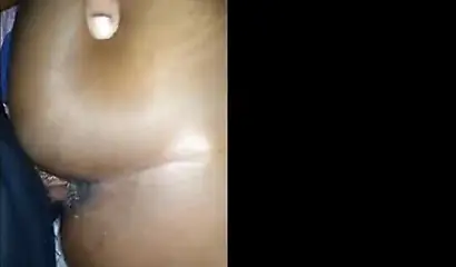 Black amateur MILF gets creampied accidentally