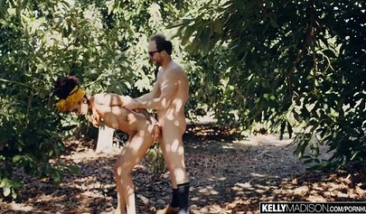 Exotic ebony Julie Kay takes a white boner up her booty