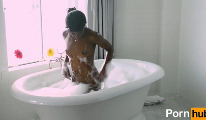 Ebony lesbians Ana Foxxx & Lotus Lain fuck in the bathtub