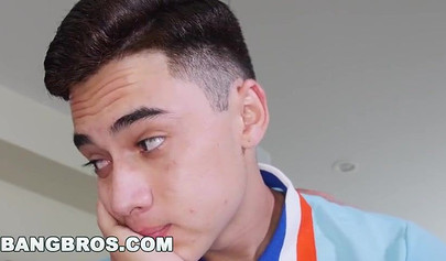 Ebony stunner Jenna Foxx takes a huge Latino dick up her pussy