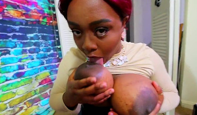 Curvy ebony in a denim shorts Jade Jordan gets dicked & jizzed