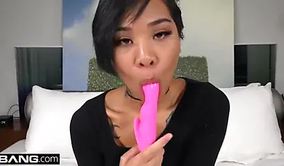 Inked ebony Honey Gold masturbates & fucks a throbbing dick