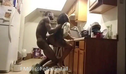 Curvy ebony housewife gets fucked in the chair