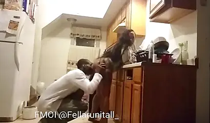 Curvy ebony housewife gets fucked in the chair