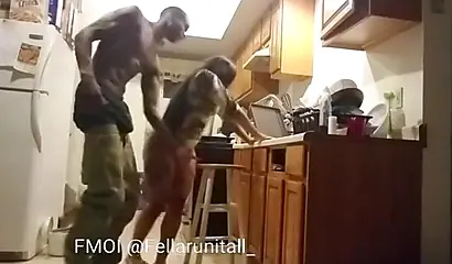 Curvy ebony housewife gets fucked in the chair