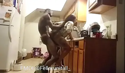 Curvy ebony housewife gets fucked in the chair