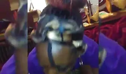 Afro-American nympho blowing a massive meat pole