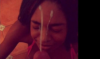 Sexy ebony stripper Luna Corazon gives an epic blowjob