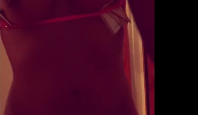 Sexy ebony stripper Luna Corazon gives an epic blowjob