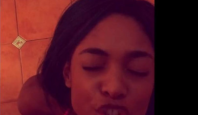 Sexy ebony stripper Luna Corazon gives an epic blowjob