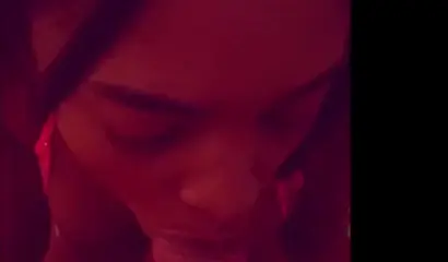 Sexy ebony stripper Luna Corazon gives an epic blowjob