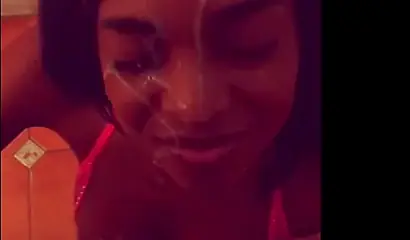 Sexy ebony stripper Luna Corazon gives an epic blowjob