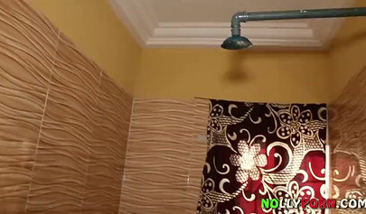 Horny Nigerian couple fucking in the bathroom