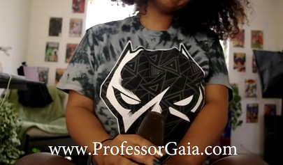 Curly-haired ebony strokes & blows a giant black dick