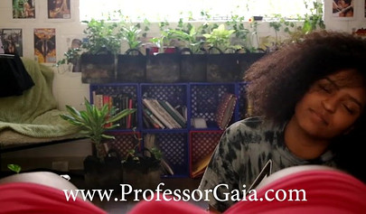 Curly-haired ebony strokes & blows a giant black dick