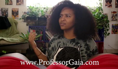 Curly-haired ebony strokes & blows a giant black dick