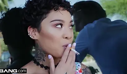 Sexy ebony biker Honey Gold gets nailed on the desk