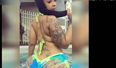 Sexy Instagram models shake their monster asses