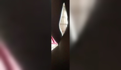 Afro-American girlfriend gets boned doggystyle up close