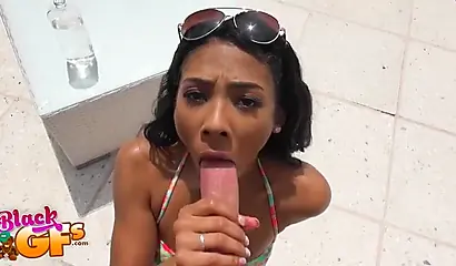 Skilled ebony Nia Nixon enjoys public IR sex