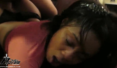 Ebony MissCaramelMinxxx gets demolished by a ghetto dick