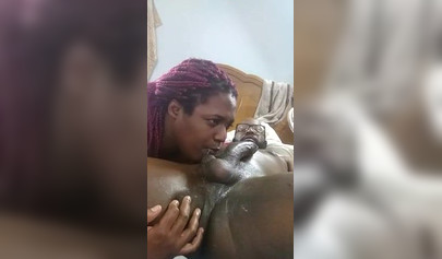 Amateur ebony blowing off her nasty man with glasses