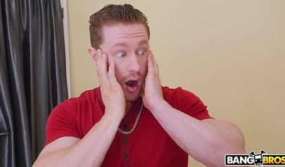 Astonishing babe Nia Nacci teases her man with her incredible body