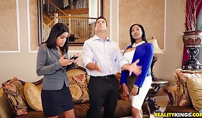 Moriah Mills seduces him with her sexy ass and her big tits