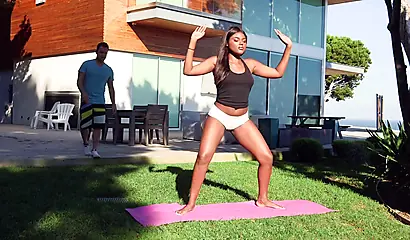 Yara Skye gets her pussy pleasured during a workout session