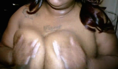 Bust amateur girlfriend uses her tits on his hard cock