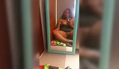 Chubby black beauty records herself while fingering her slit on camera