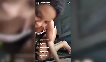 Horny amateur black babe shows off her impressive twerking skills