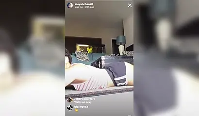 Horny amateur black babe shows off her impressive twerking skills