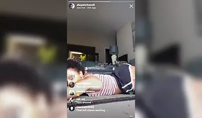 Horny amateur black babe shows off her impressive twerking skills